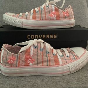 Converse Bee Pink/Orange striped low tops Kids size 5 “Deacon Bugs”